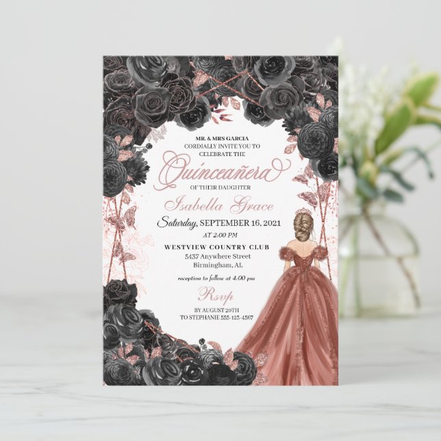 Svarta rosor rosa fjäril glitter Quinceañera Inbjudningar (Stående Fram)