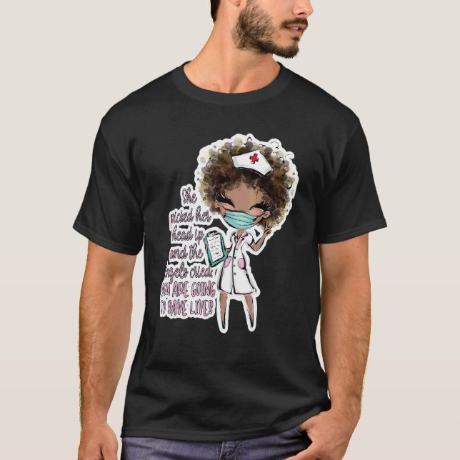 Svarta sjuksköterskor tog hennes huvud upp Änglar  T Shirt (Framsida)