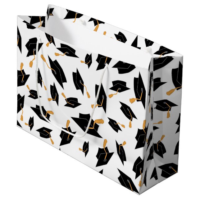 Svarta Student Caps Mönster på White (Framsidan Vinklad)