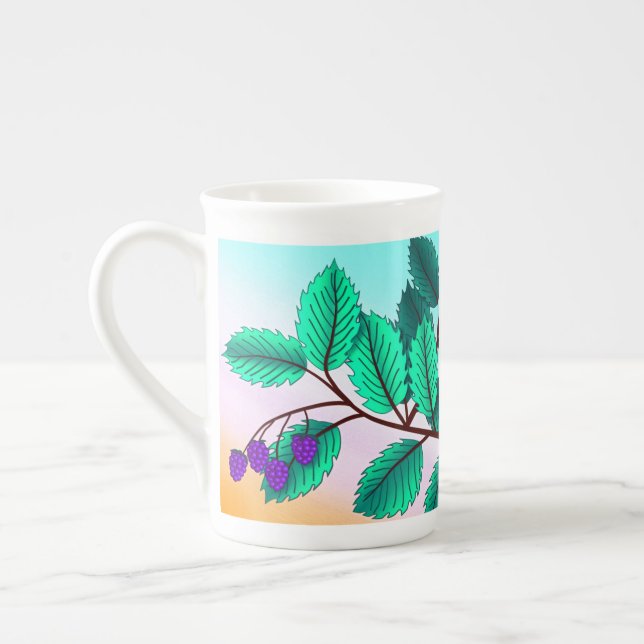 Svarta vinbär på en gren benporslin mugg (Vänster)