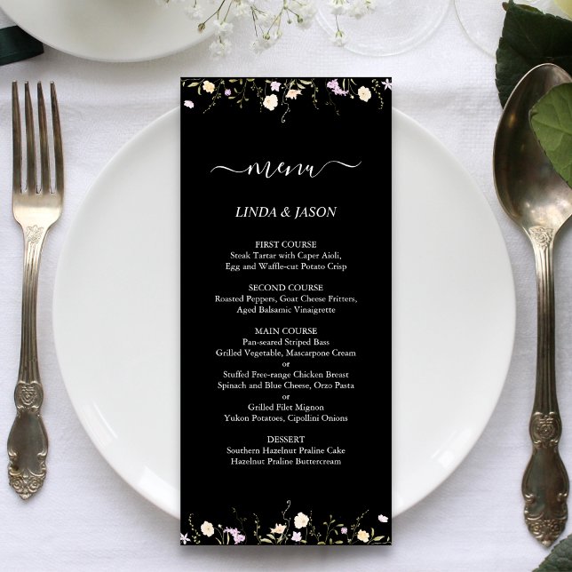 Svarta & Vita Eleganta Vilda Blommor Blommig Bröll Meny (Black and white wildflowers floral menu adds elegant charm while guiding guests at weddings.)