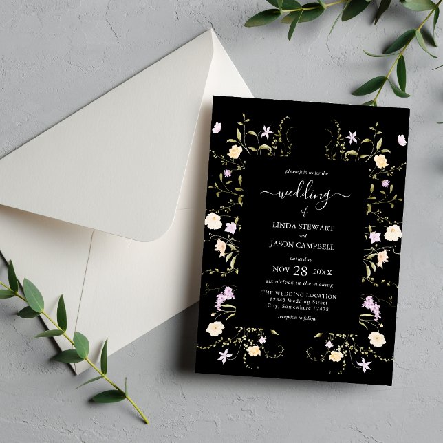 Svarta & Vita Eleganta Vildblommor Blommig Bröllop Inbjudningar (Black white wildflower wedding invitation brings timeless elegance to your special day)