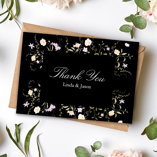 Svarta & Vita Vilda Blommor Bröllop Tacksamhetskor Inbjudningar (Black and white wildflowers thank you card shares heartfelt gratitude with elegant floral charm.)