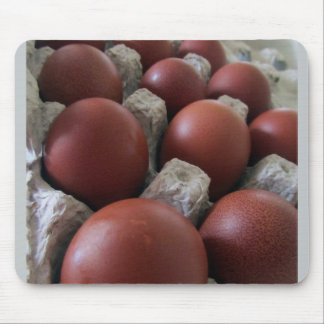 Svarten förkopprar det Marans ägget Mousepad Musmatta