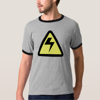 Svarten kasta i sig tee