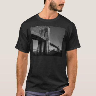 Svarten & vit Brooklyn överbryggar T Shirt