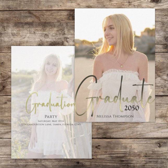 Svartfärgad guld-Student-calligrafi - två foto Inbjudningar (Graduation photo invitation announcement with gradient gold calligraphy. )