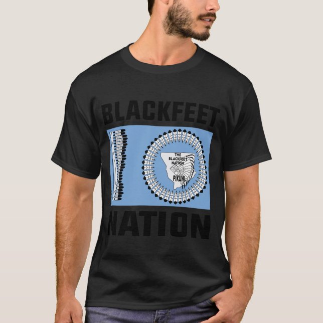 Svartfotsindianer, Blackfoot-flagga T Shirt (Framsida)
