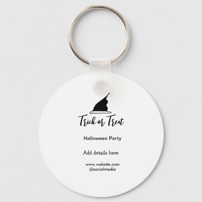 Svarthattsdetaljer i bus eller godis Halloween fes Nyckelring (Framsida)