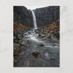 Svartifoss vattenfall i Islandets vykort för lodrä