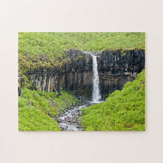 Svartifoss vattenfall i Skaftafell - Island Pussel (Horisontell)