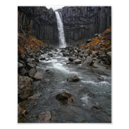 Svartifoss vattenvall i Islandets fotoavtryck Fototryck
