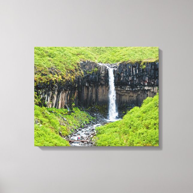 Svartifoss Waterfall i Skaftafell - Island Canvastryck (Framsida)