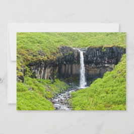 Svartifoss Waterfall i Skaftafell - Island Inbjudningar