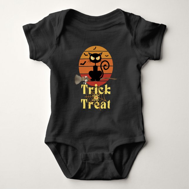 Svartkatten Witch Broom Bus eller godis Äventyr T Shirt (Framsida)
