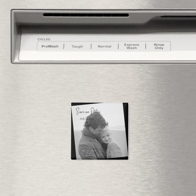 SvartModern B/W Foto Bröllop Spara Datum Magnet (In Situ (Dishwasher))