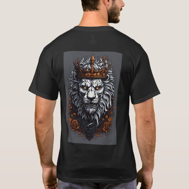 "Svartskjortan har en slående design T Shirt (Baksida)