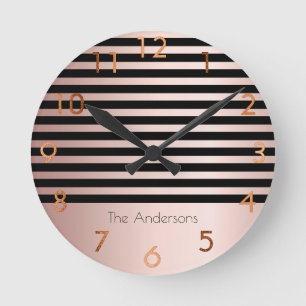 Svartsvart monogram rosa ros guld rand rund klocka