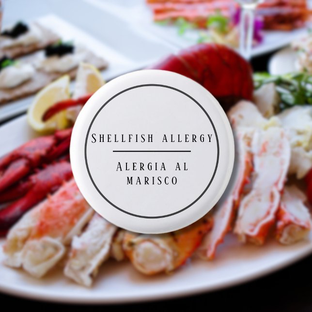 Svartvit Bilingual Allergy to Shellfish Knapp (Bilingual customizable Shellfish Allergy alert, button white and black stylish multilingual project )