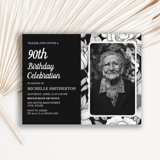 Svartvit Blommigt Kvinnors foto 90:e födelsedag Inbjudan Vykort (Black and white 90th birthday photo invitation)