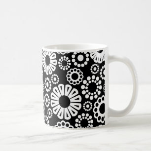 Svartvit blommigt Mugg