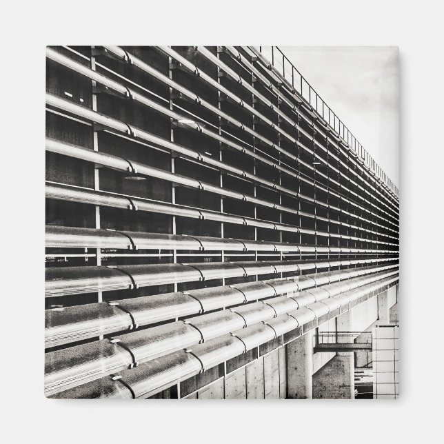 Svartvit Byggnad Magnet (Framsidan)