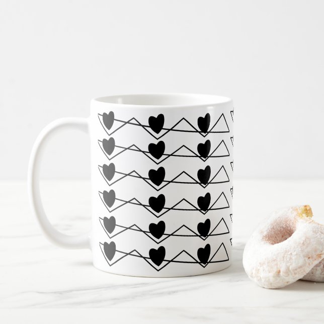 Svartvit Chevron Rand Hearts Geometric Kaffemugg (Med munk)
