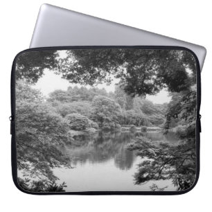Svartvit, coola, unik karaktär och sjö laptop sleeve