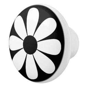 Svartvit daisy knopp