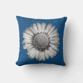Svartvit Daisy på Classic Blue Kudde