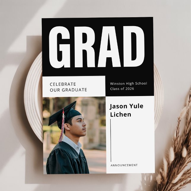Svartvit examensannonsering på foto vykort (Skapare uppladdad)