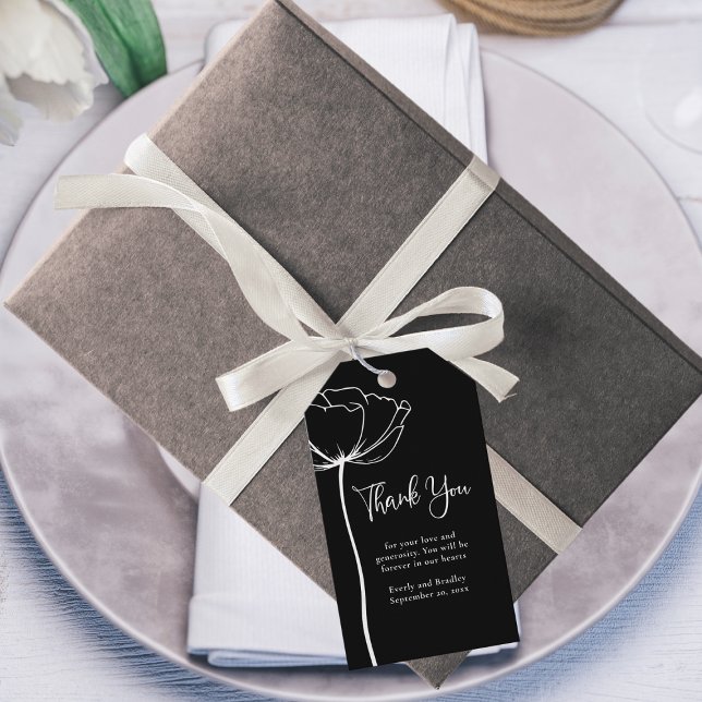 Svartvit fetstil, minimal Blommigt Bröllop Tack Presentetikett (Skapare uppladdad)