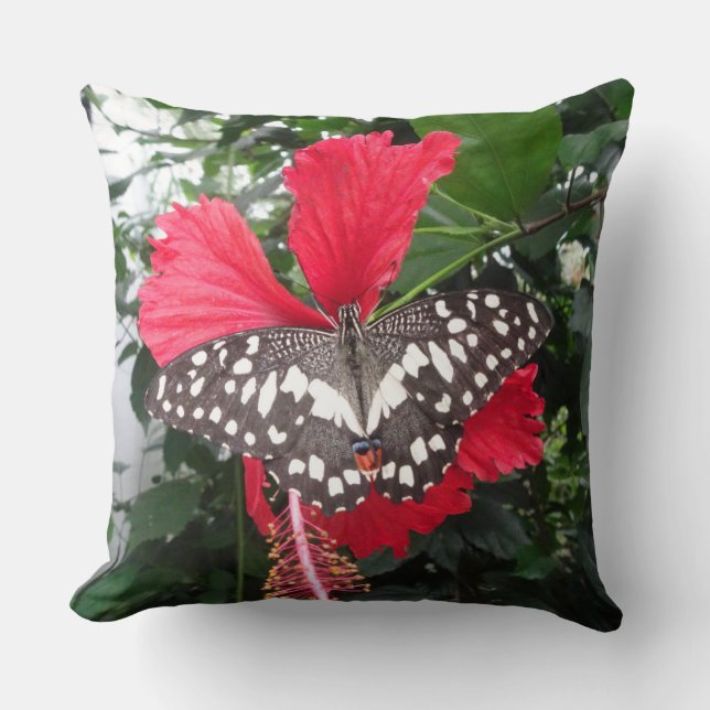 Svartvit fjäril på Hibiscus Pillow Kudde (Framsida)