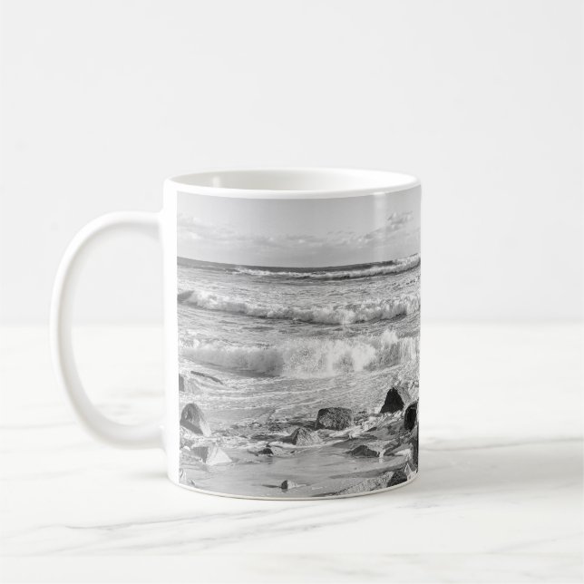 Svartvit foto av Atlanten Vågar Kaffemugg (Vänster)