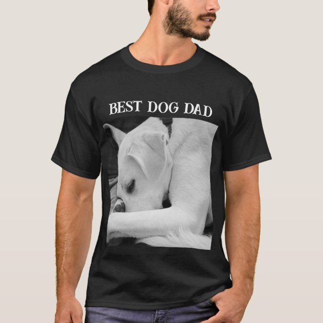 Svartvit foto av Cute Hund Resten med Pappa T Shirt (Framsida)