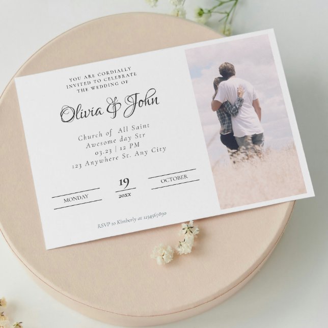 Svartvit foto Bröllop med elegant Script Inbjudningar (Elegant Script Black White Photo Wedding Invitation)