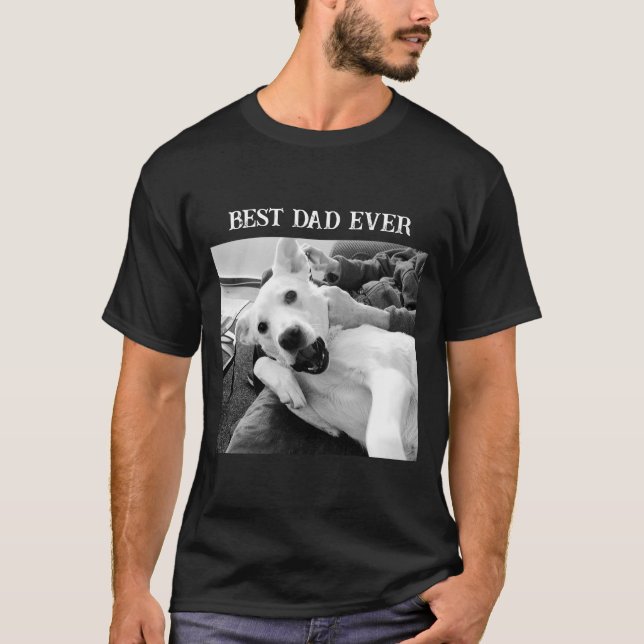 Svartvit foto från Hund som spelas med Pappa Kärle T Shirt (Framsida)