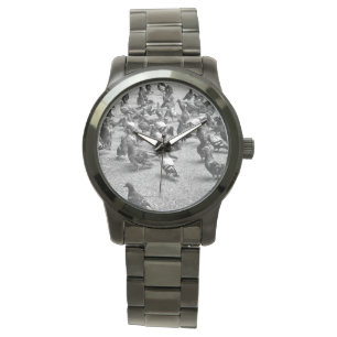 Svartvit fotografi av många duvor armbandsur