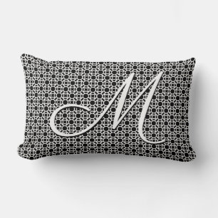 Svartvit geometrisk inledande monogram lumbarkudde