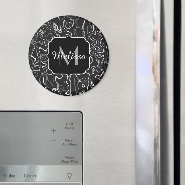 Svartvit grått damaskus abstrakt-snurrar Monogram Magnet (In Situ (Fridge))
