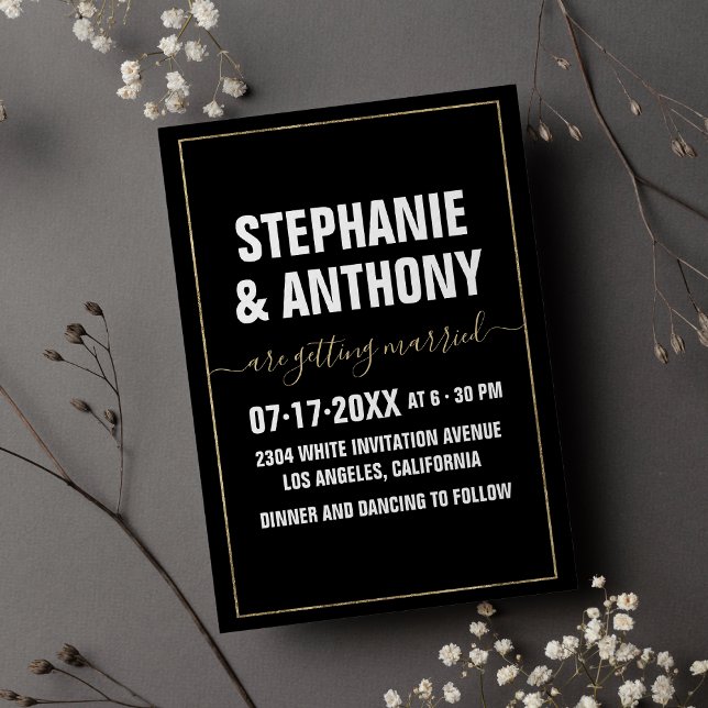 Svartvit guld-fet skripttypografi bröllop inbjudningar (Black white gold bold script typography wedding)