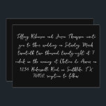 Svartvit handskriven Stil Bröllop Inbjudningar<br><div class="desc">Uppgifterna om bröllop finns i en handskriven stil,  vit text. Baksidan av inbjudan är en solid svart med vit text för datumet.</div>