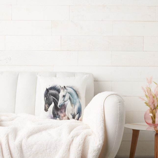 Svartvit häst i vattenfärg kudde (Soffa)