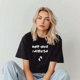 Svartvit humant fingeravtryck av gravid t shirt