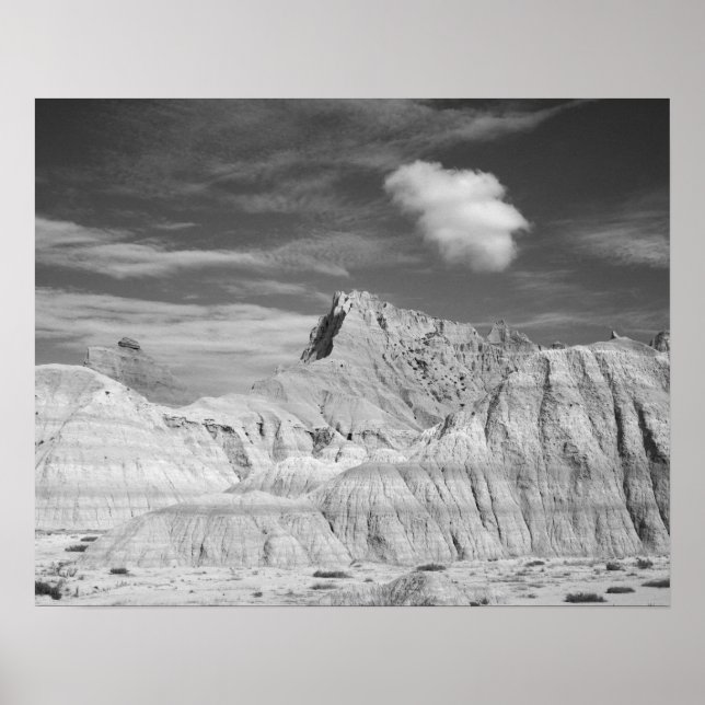 Svartvit Jagged Peaks i Badlands 16 x 20 Poster (Framsidan)
