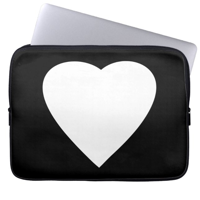 Svartvit kärlekhjärtadesign laptop sleeve (Framsidan)