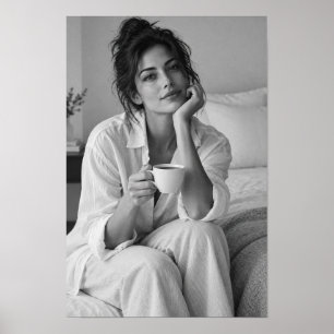 Svartvit kvinna med kaffeporträtt poster