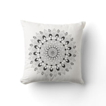 Svartvit Mandala Flower Design Dekorativ kudde