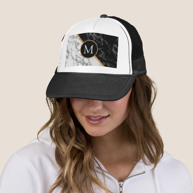 Svartvit marmor för Truckerkeps Brev (In Situ)