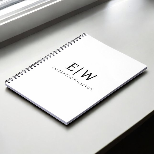 Svartvit, minimalistisk modern Monogram Anteckningsbok (Skapare uppladdad)